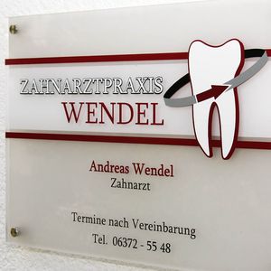 Zahnarztpraxis Schild